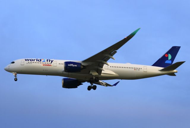 Airbus A350-900 (EC-NZF)