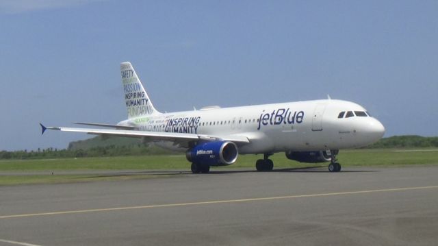 Airbus A320 (N598JB)