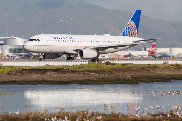 Airbus A320 (N456UA)