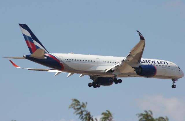 Airbus A350-900 (RA-73153)
