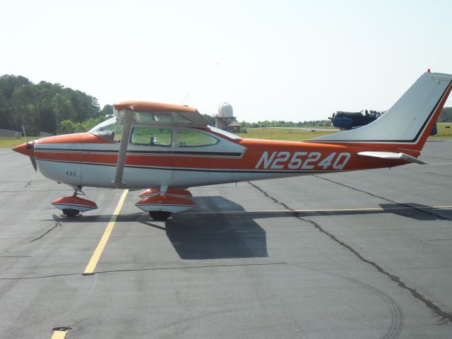 Cessna Skylane (N2524Q) - Cessna Skylane at Falcon Field