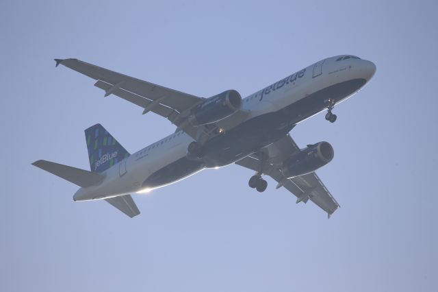 Airbus A320 (N589JB)
