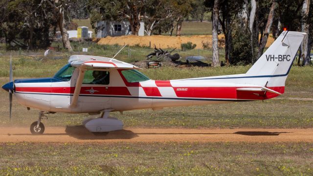 Cessna 152 (VH-BFC)