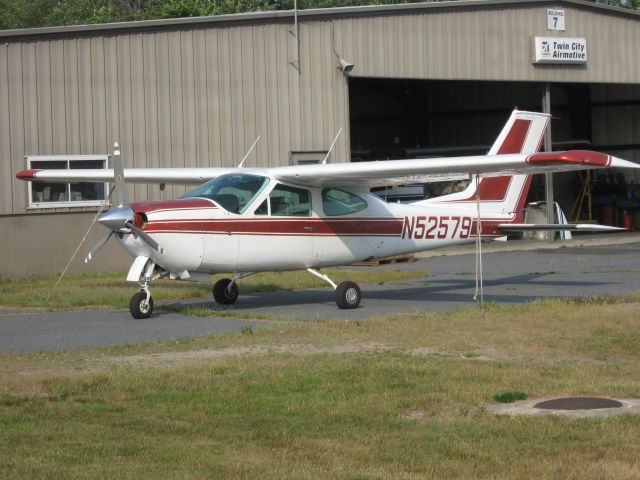 Cessna Cardinal (N52579) - A nice Cardinal parked in front of Twin City Airmotive.