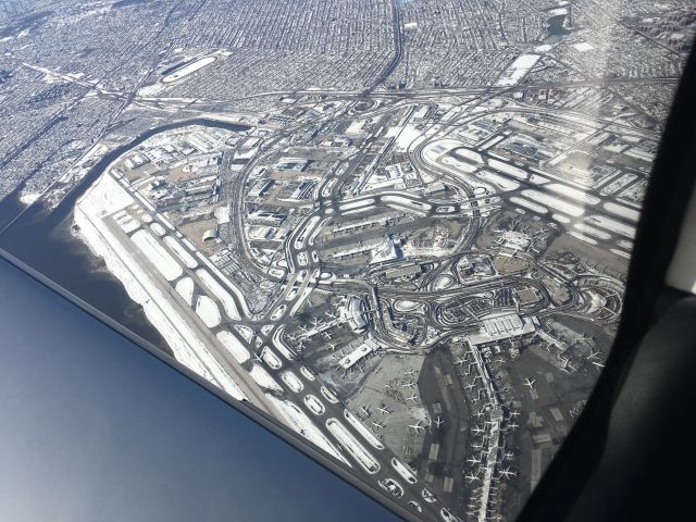 Cirrus SR-22 (N473JS) - A March 2017 flight at 5000 ft. Over KJFK and New York City in Cirrus SR22