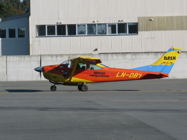 Cessna Skylane (LN-DBY) - 5 OCT 2014.