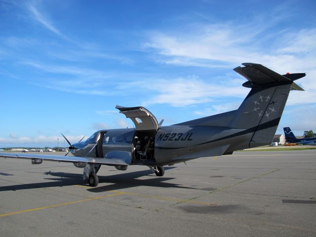 Pilatus PC-12 (N523JL)