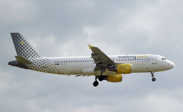 Airbus A320 (EC-JZI) - Vueling