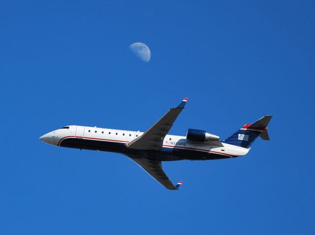 Canadair Regional Jet CRJ-200 (N220PS) - Departing 36C - 1/13/11