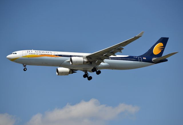 Airbus A330-300 (VT-JWT)