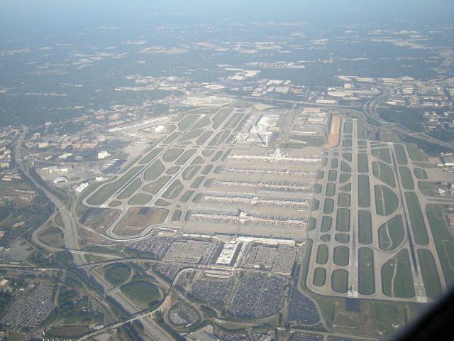 — — - Fly over Atlanta Airport