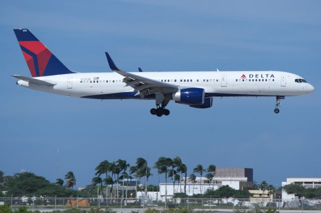 Boeing 757-200 (N6703D)