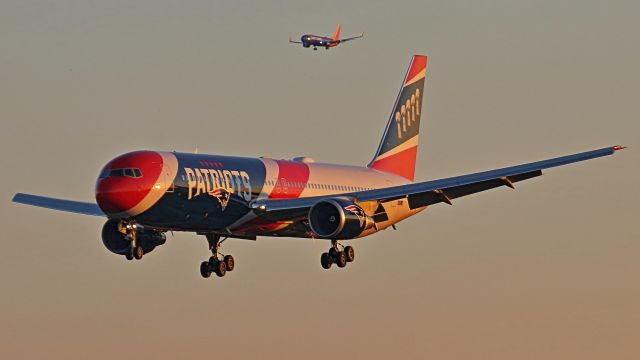 BOEING 767-300 (N36NE) - November 10, 2018, Nashville, TN -- New England Patriots (Call-sign "Underdog 3-4") on short final approach to runway 2C at Nashville International Airport in preparation for the November 11, 2018, game against the Tennessee Titans. Link to the flight: a rel=nofollow href=http://flightaware.com/live/flight/UDG34https://flightaware.com/live/flight/UDG34/a