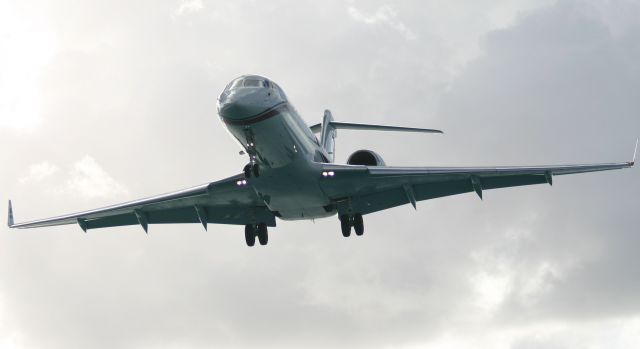 Learjet 24 (LX-AAA)