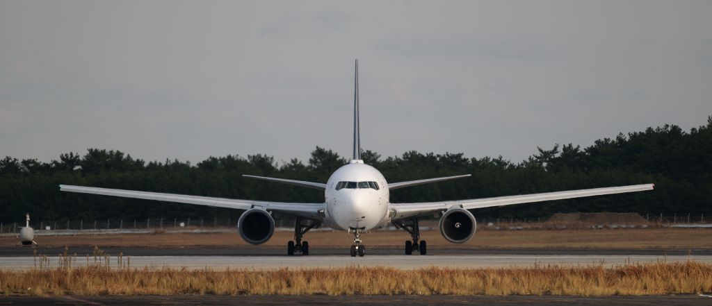 BOEING 767-300 (JA614A)