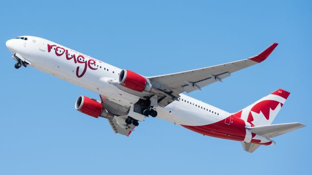 BOEING 767-300 (C-GHLT) - C-GHLTbr /B763 CN:30850br /ROU1605 FLL-YULbr /2017-04-07 KFLL RWY 28Rbr /Photo:Rafael Zorrilla