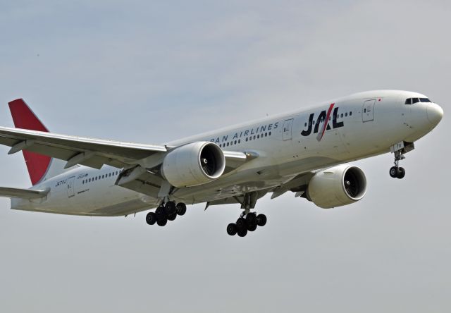 Boeing 777-200 (JA711J)