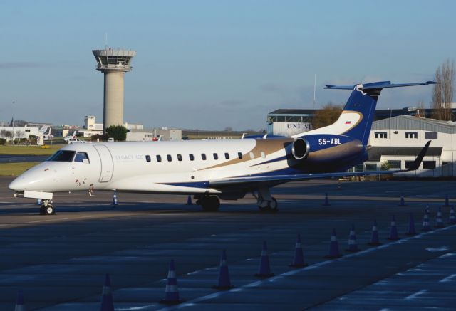 Embraer ERJ-135 (S5-ABL) - 29/12/2013