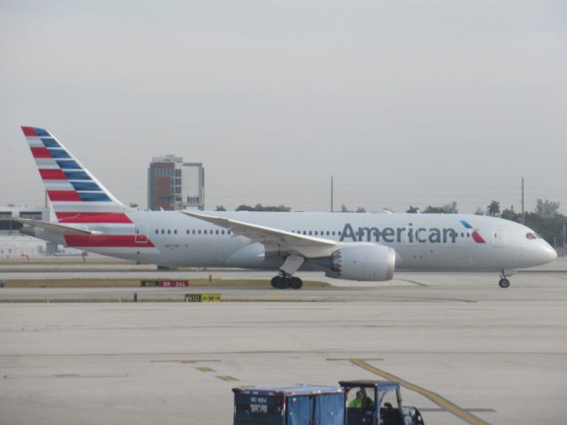 Boeing 787-8 (N877BF)