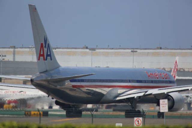 BOEING 767-300 (N343AN) - WAITING FOR DEPARTURE CLEARANCE