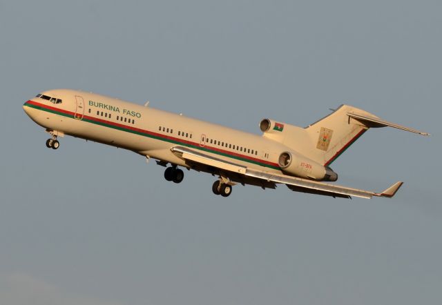 Boeing 727-100 (XT-BFA) - Burkina Faso Governmentbr /Landing 25