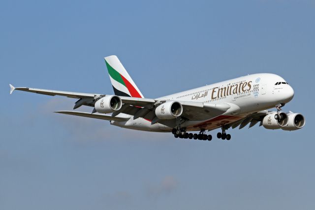 Airbus A380-800 (A6-EDH)
