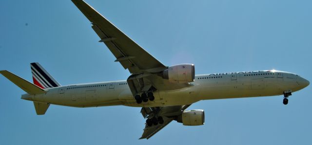 Boeing 777-200 (F-GSQM)