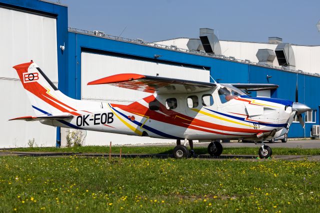 Cessna P210 Pressurized Centurion (OK-EOB)