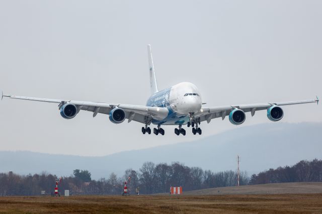 Airbus A380-800 (9H-MIP)