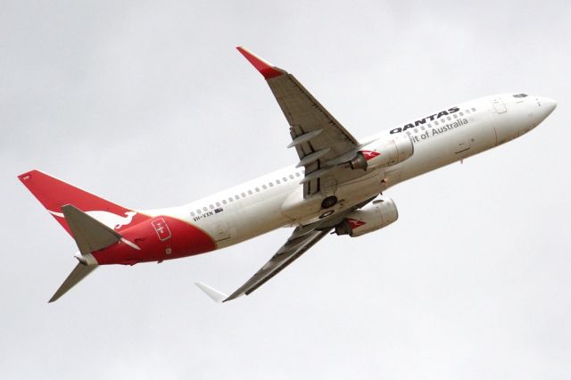 Boeing 737-800 (VH-VXN) - Getting airborne off runway 23. Friday 1st February 2013.