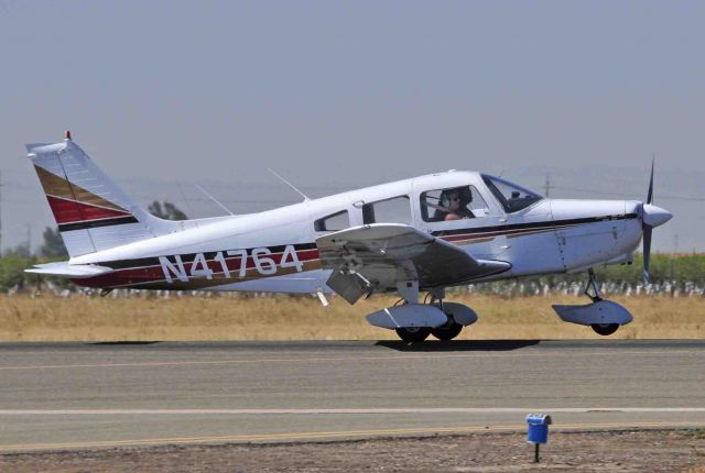 Piper Cherokee (N41764)