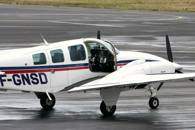 Beechcraft Baron (58) (F-GNSD)