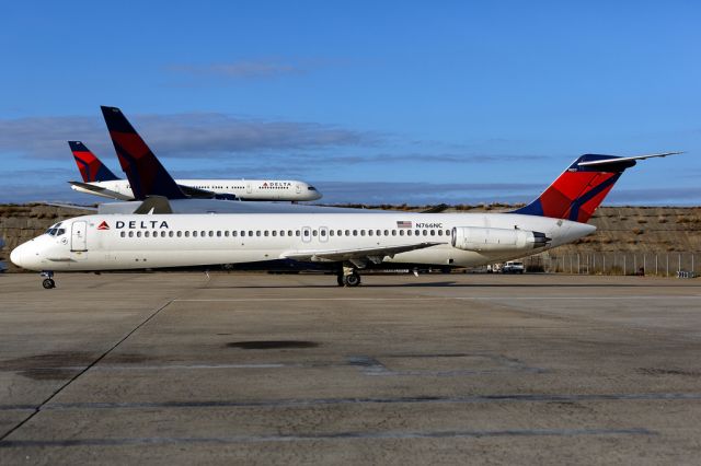 McDonnell Douglas DC-9-50 (N766NC)