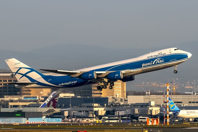 BOEING 747-8 (VQ-BFU)