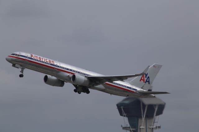 Boeing 757-200 (N183AN)