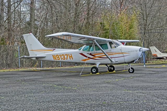 Cessna Skyhawk (N9137H)