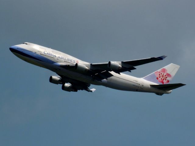 Boeing 747-400 (B-18202)