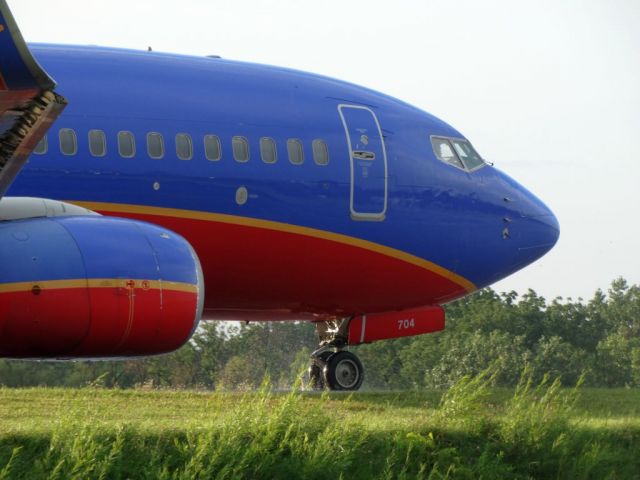 Boeing 737-700 (N704SW)