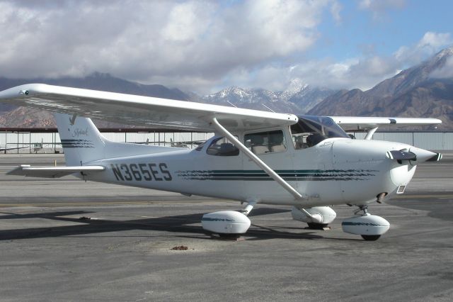 Cessna Skyhawk (N365ES)