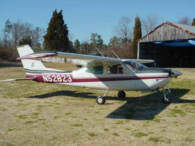 Cessna 177RG Cardinal RG (N52823)