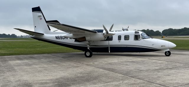 Rockwell Turbo Commander 690 (N690HF)