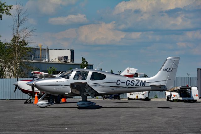 Cirrus SR-22 (C-GSZM) - Visiting CYHU in July 2022