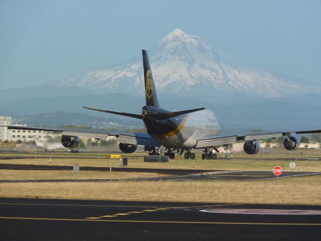 N572UP — - Fueled and ready to take off for ANC.