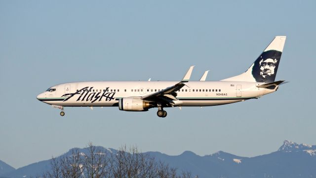 Boeing 737-800 (N548AS) - ASA927 from PDX on final to SEA Rwy 34L on 3.18.19.(B737-890(WL) / ln 1738 / cn 30020).