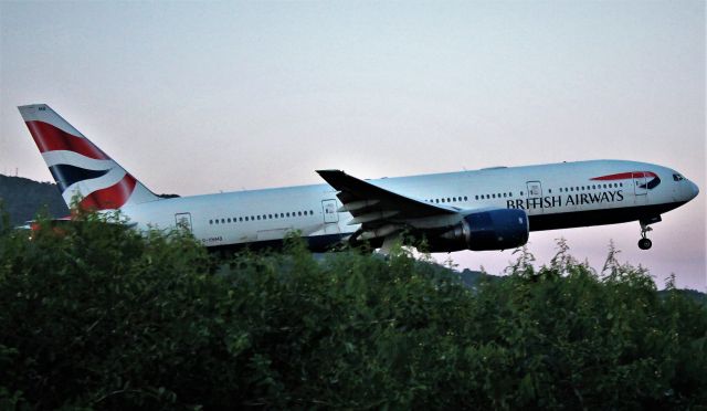 Boeing 777-200 (G-YMMB)