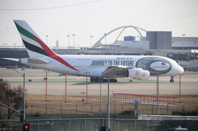 Airbus A380-800 (A6-EVK)