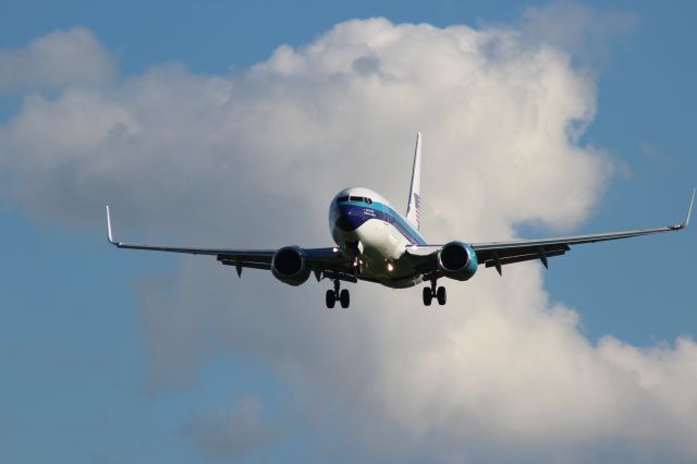 Boeing 737-700 (N278EA) - Trump/Pence Campaign Jet in Green Bay 8-5-16