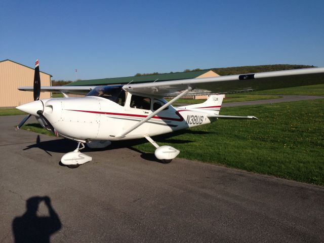 Cessna Skylane (N38US)