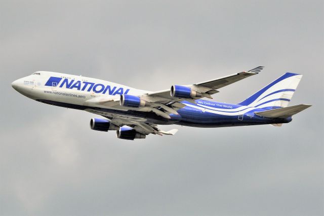 Boeing 747-400 (N952CA)