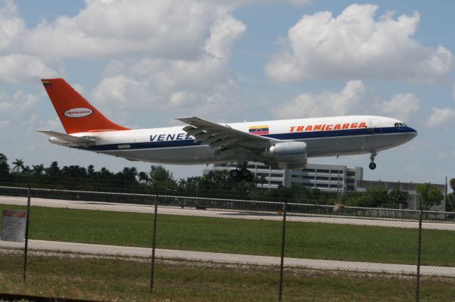 Airbus A300F4-200 (YV-562T)